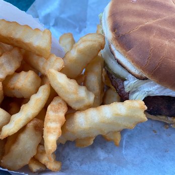 Al's Big Burger - Cheeseburger and fries, greatly enjoyed - Burgers Near Me - Albany, California