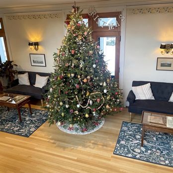 Lilac Inn - Main floor living area - Bed & Breakfast Near Me - Brandon, Vermont