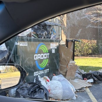 Willow Crossing - Overflowing every weekend! - Apartments Near Me - Elk Grove Village, Illinois Willow Crossing - Overflowing every weekend! - Apartments Near Me - Elk Grove Village, Illinois