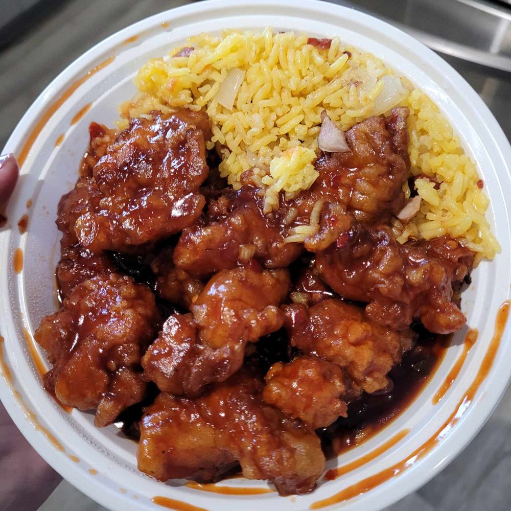 Chang Jiang - General Tso's chicken with fried rice - Chinese Near Me - Syracuse, New York Chang Jiang - General Tso's chicken with fried rice - Chinese Near Me - Syracuse, New York