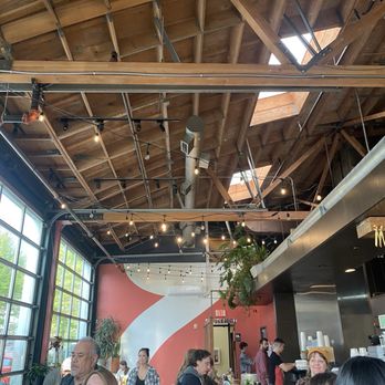 Eem - Interior - Cocktail Bars Near Me - Portland, Oregon
