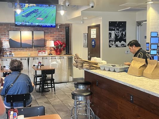 Headlines Diner & Grill by null