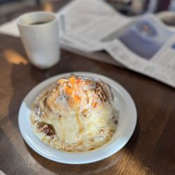 Central Grill and Coffee House - Cinnamon bun