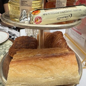 Angelina - Baguette - Breakfast & Brunch Near Me - Paris, 75