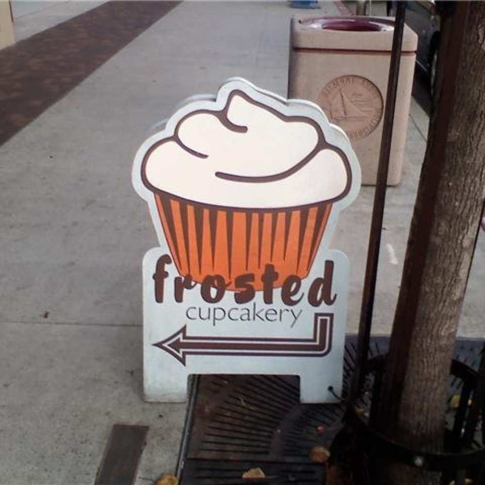 Frosted Cupcakery - Bakeries Near Me - Long Beach, California