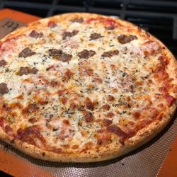Madori's Liquor & Deli - DIY pizza