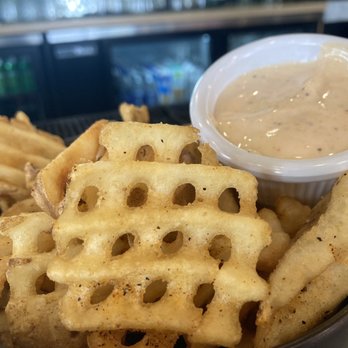 Burger Fiancé - Best waffled fries I had in a while! Crispy, yet without gluten - Vegetarian Near Me - Dollard-des-Ormeaux, Quebec Burger Fiancé - Best waffled fries I had in a while! Crispy, yet without gluten - Vegetarian Near Me - Dollard-des-Ormeaux, Quebec