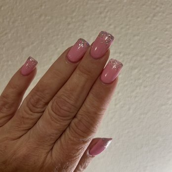 Lavish Nails Salon - Nail Salons Near Me - Martinez, California
