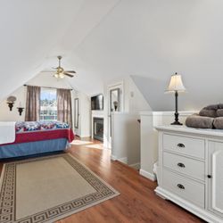 Perkins Cove Cottage - Primary Bedroom