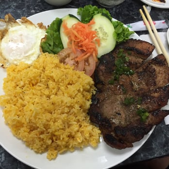 Pho Luc Lac - Grilled pork chop with egg - Vietnamese Near Me - Houston, Texas