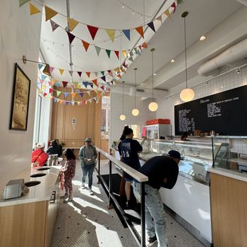 Jeni's Splendid Ice Creams - Inside - Desserts Near Me - Los Angeles, California Jeni's Splendid Ice Creams - Inside - Desserts Near Me - Los Angeles, California