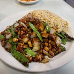 La China Restaurant - Kung Pao Chicken lunch, add snow peas. Needs a little sweetness.