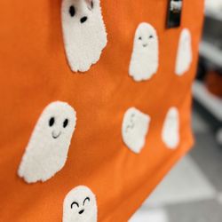 Ross - Seasonal decor