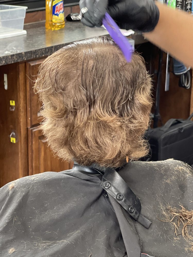 Menifee Barbershop & shaving parlor