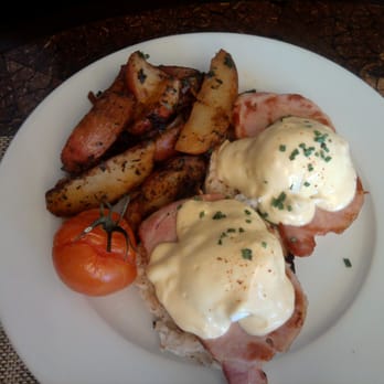 FIG Restaurant - eggs benedict - Bars Near Me - Santa Monica, California FIG Restaurant - eggs benedict - Bars Near Me - Santa Monica, California