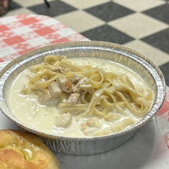 Carmine's Pizza - Chicken Fettuccine Alfredo with Chicken - Pizza Near Me - Dallas, Texas