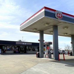 7-Eleven - Building Exterior