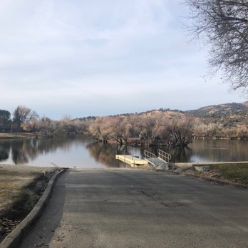 4 Island Lake - Amazing views - Fishing Near Me - Tehachapi, California