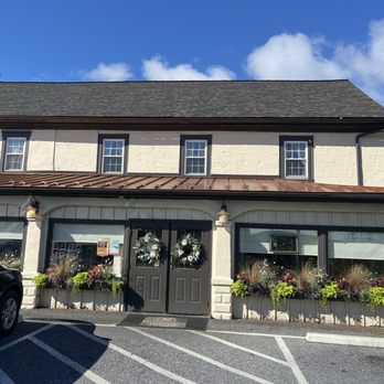 Brickerville House Family Restaurant - American Near Me - Lititz, Pennsylvania