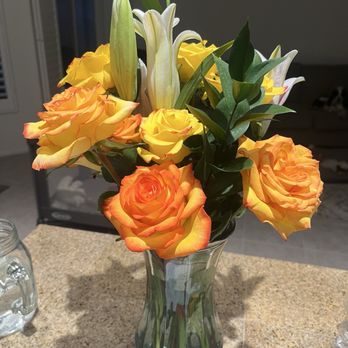 Vons - 5$ flowers. - Grocery Near Me - Desert Hot Springs, California Vons - 5$ flowers. - Grocery Near Me - Desert Hot Springs, California