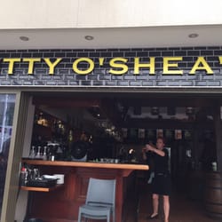 Kitty O'Shea's - Waiting for food