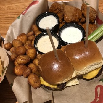 Chili's - Bars Near Me - W Springfield, Massachusetts