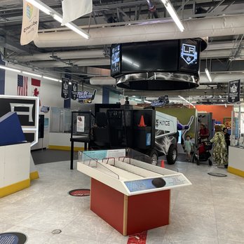 Discovery Cube Los Angeles - LA Kings hockey exhibit - Educational Services Near Me - Sylmar, California