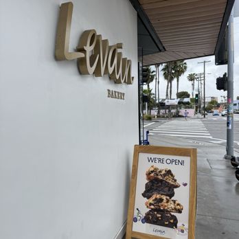 Levain Bakery - Bakeries Near Me - Venice, California Levain Bakery - Bakeries Near Me - Venice, California