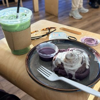 Amai - pandan matcha and ube cinnamon roll - Coffee & Tea Near Me - Glendale, California