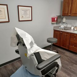 Camellia Dermatology - Exam chair