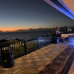 Waikiki Sunset Luau