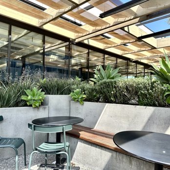 Erewhon - Only part of the outdoor seating area! Plenty of seating! - Grocery Near Me - Santa Monica, California Erewhon - Only part of the outdoor seating area! Plenty of seating! - Grocery Near Me - Santa Monica, California