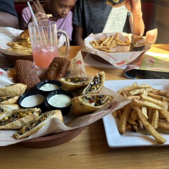 Chili's - Triple Dipper, fries, Strawberry Lemonade - American Near Me - Baltimore, Maryland Chili's - Triple Dipper, fries, Strawberry Lemonade - American Near Me - Baltimore, Maryland