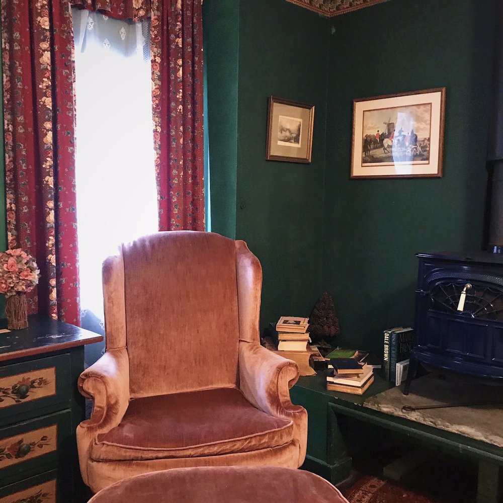 Pig Hill Inn - Victorian Elegancy room - Bed & Breakfast Near Me - Cold Spring, New York Pig Hill Inn - Victorian Elegancy room - Bed & Breakfast Near Me - Cold Spring, New York