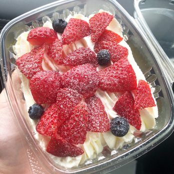 Ling's Cakery - Strawberry cake box - Desserts Near Me - Oklahoma City, Oklahoma Ling's Cakery - Strawberry cake box - Desserts Near Me - Oklahoma City, Oklahoma