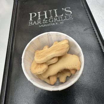 Phil's Bar & Grille - Who doesn't like Animal Crackers...??? - New American Near Me - Saugatuck, Michigan