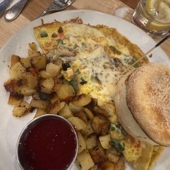 HomeGrown - Alexandria - Omelette veggie - Breakfast & Brunch Near Me - Alexandria, Virginia HomeGrown - Alexandria - Omelette veggie - Breakfast & Brunch Near Me - Alexandria, Virginia