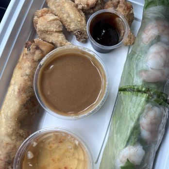 Lotus Pho Restaurant - Appy A5. Combo Platter什錦拼盤 - Vietnamese Near Me - Richmond, British Columbia