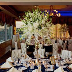 Riverdale Florist - Reception flowers