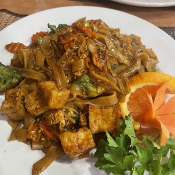 Bounxou Thai - Pad See Ew with Tofu - Thai Near Me - Jacksonville, Florida Bounxou Thai - Pad See Ew with Tofu - Thai Near Me - Jacksonville, Florida