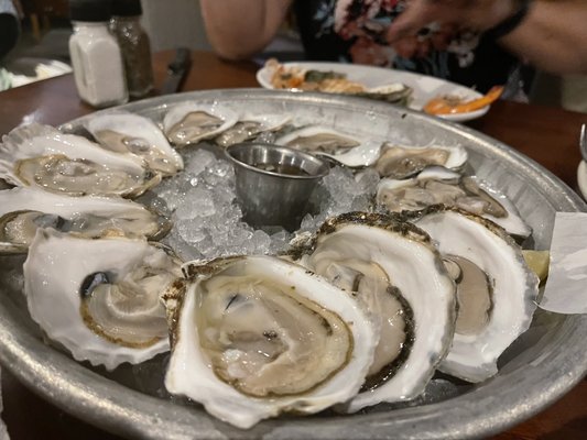 G&B Oyster Bar by null