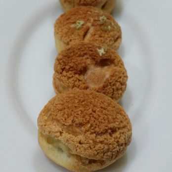Cafetopia - Matcha mini cream puffs - Desserts Near Me - Houston, Texas