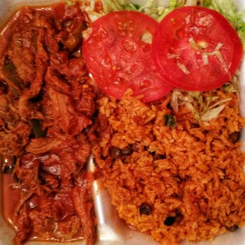 Cafeteria Marcela’s - Carne asada w/ arroz con gandules - Breakfast & Brunch Near Me - Chicago, Illinois