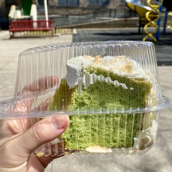 Kuih Cafe - Pandan chiffon cake - Desserts Near Me - New York, New York Kuih Cafe - Pandan chiffon cake - Desserts Near Me - New York, New York