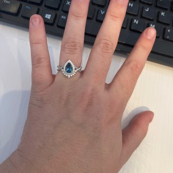 Accent Jewelers - New stone - Gold Buyers Near Me - Memphis, Tennessee Accent Jewelers - New stone - Gold Buyers Near Me - Memphis, Tennessee
