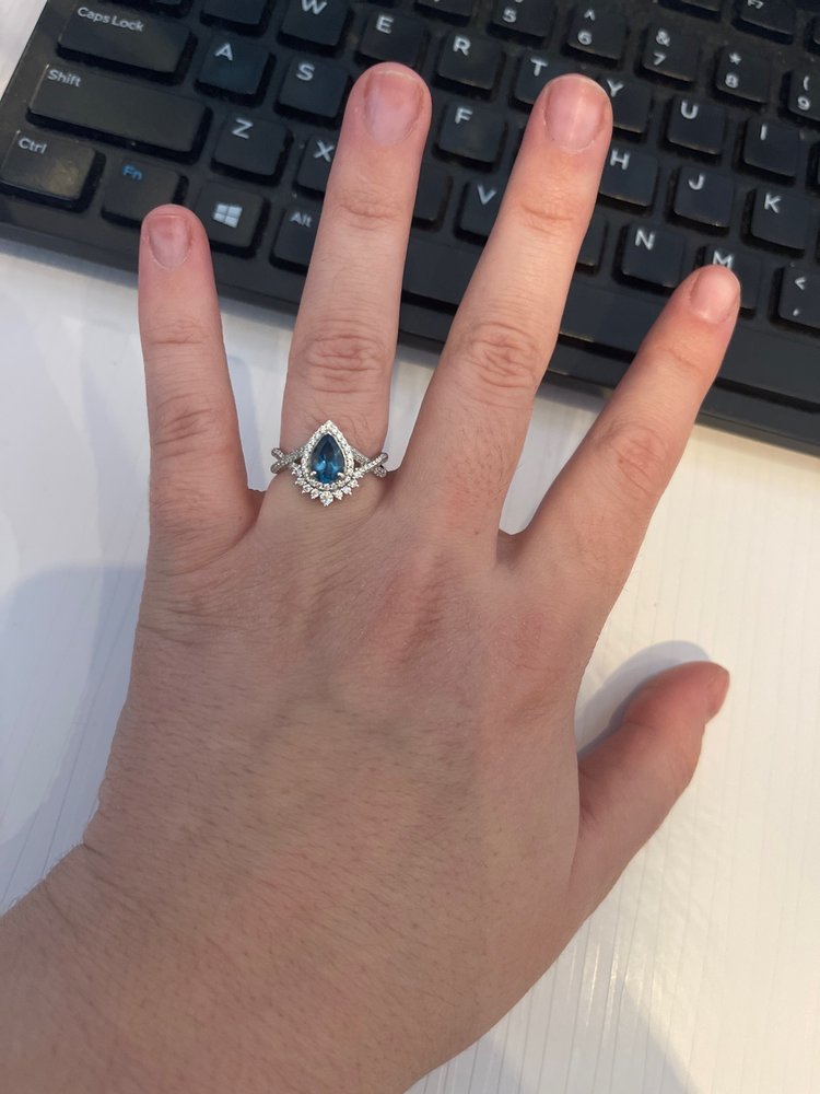 ACCENT JEWELERS & LOANS 17 Photos & 20 Reviews 5050 Poplar Ave