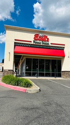 Ezell's Famous Chicken by null