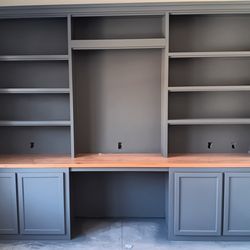 Thompson Custom Framing & Homes - Office built in