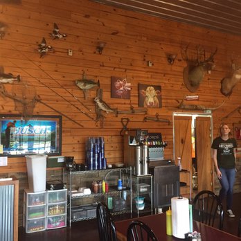 Randy's Roadkill Bbq & Grill - Atmosphere - Barbeque Near Me - Rolla, Missouri