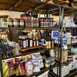 Deane's Market & Deli